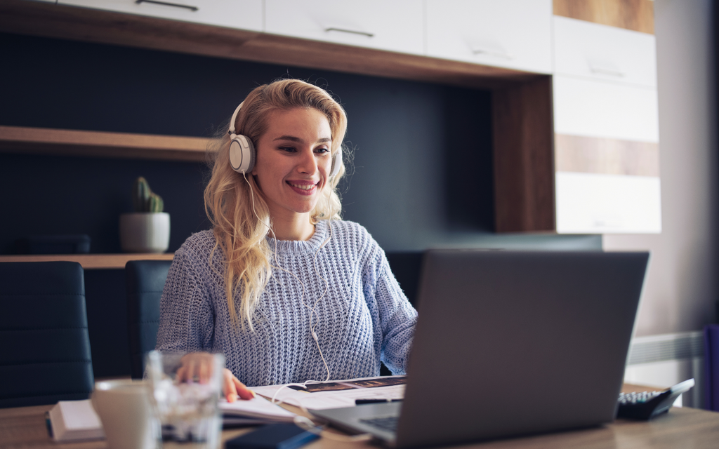 How to Clean and Maintain Your Video Conferencing Light