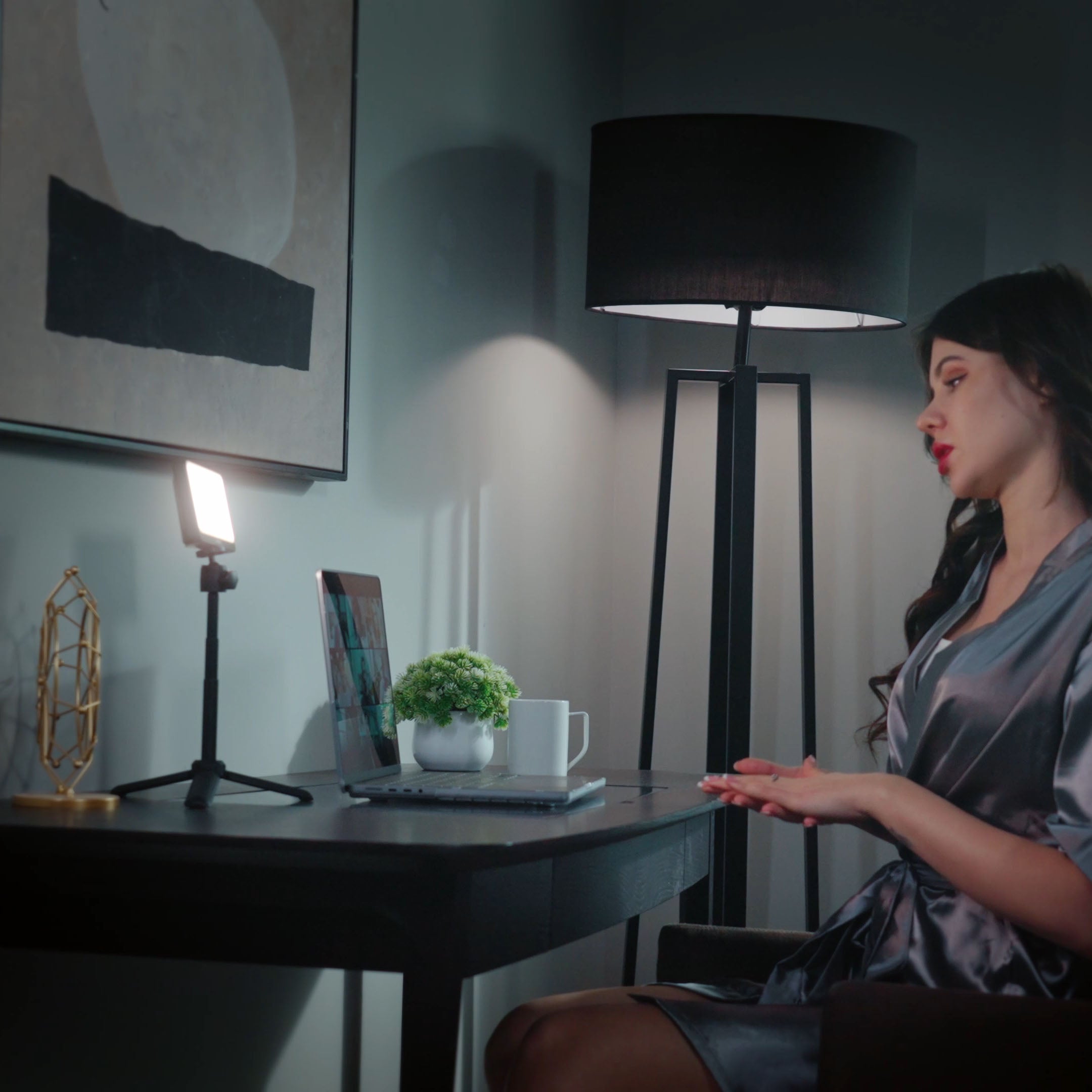 Square 3 Portable Light Kit with Tripod